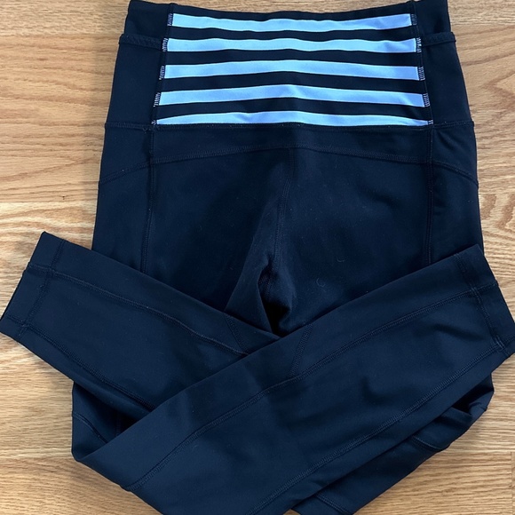 Lululemon Ice Queen 7/8 Running Tight (6) - Picture 7 of 16